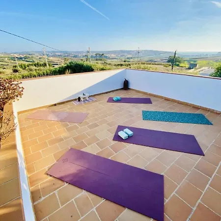 לינה וארוחת בוקר Da Silva Surfcamp- 3 Bettzimmer Mit Fruehstueck 3*