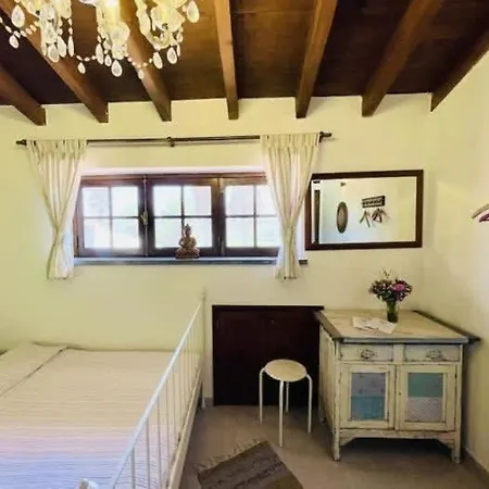 לינה וארוחת בוקר Da Silva Surfcamp- 3 Bettzimmer Mit Fruehstueck לוריניה